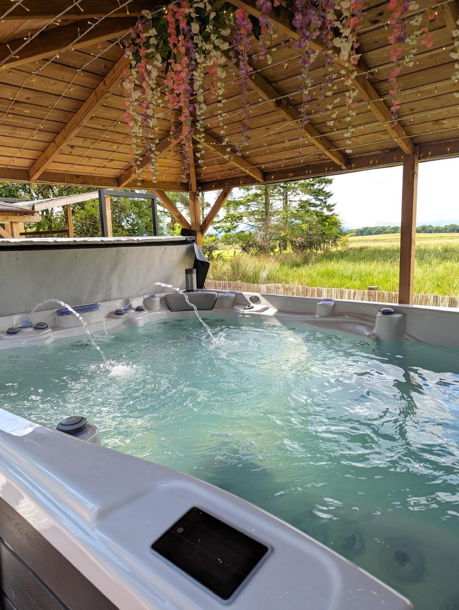 Finn Village "Mountain View Cottage" Private Garden, 9-Seater Hot Tub, Firepit & Pizza Stove Drymen Zewnętrze zdjęcie